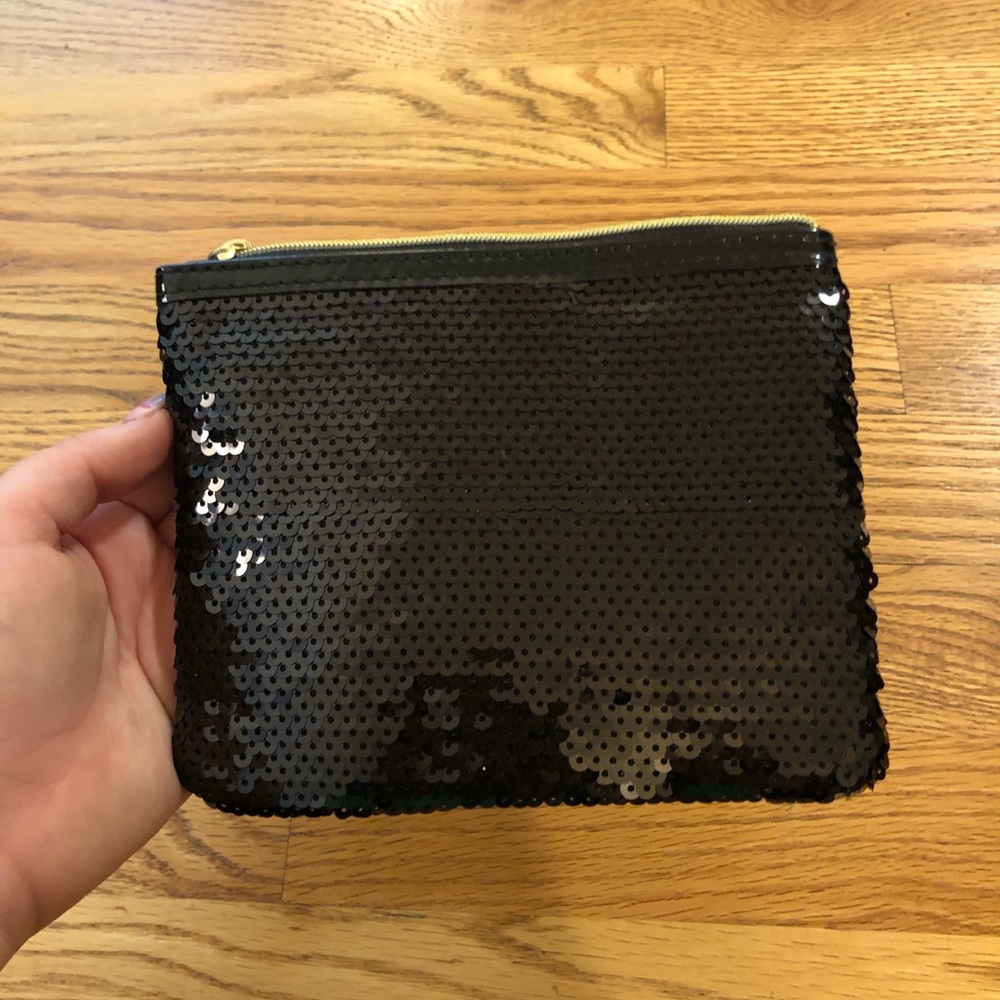 Sequin clutch